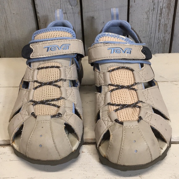 ladies water sandals